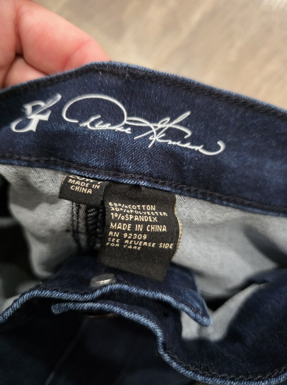DG2 by Diane Gilman Dark Blue Cropped Jeans Western Copper Floral Embroidery Y2K - Picture 7 of 13